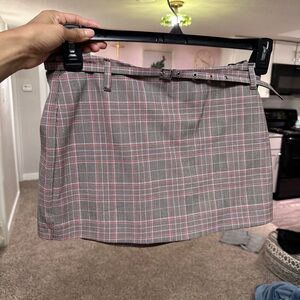 Zara Plaid mini Skort w/ belt. Super cute and flattering. Perfect for holidays .